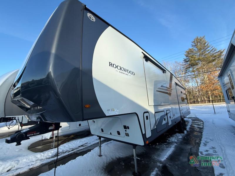 RV listing image