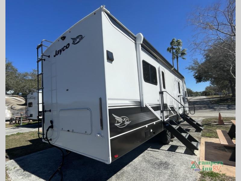 RV listing image