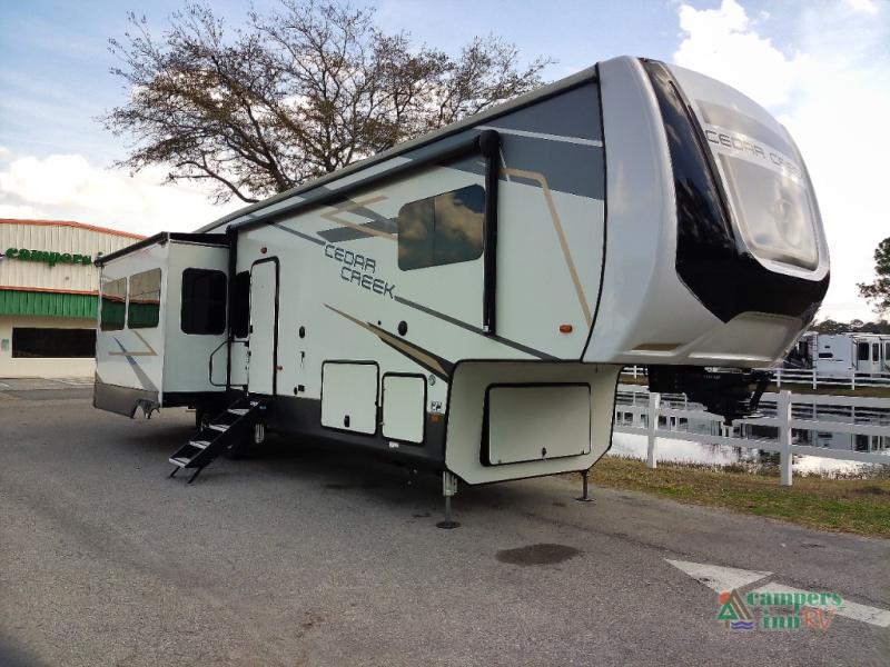 RV listing image