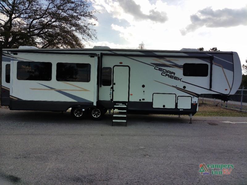 RV listing image