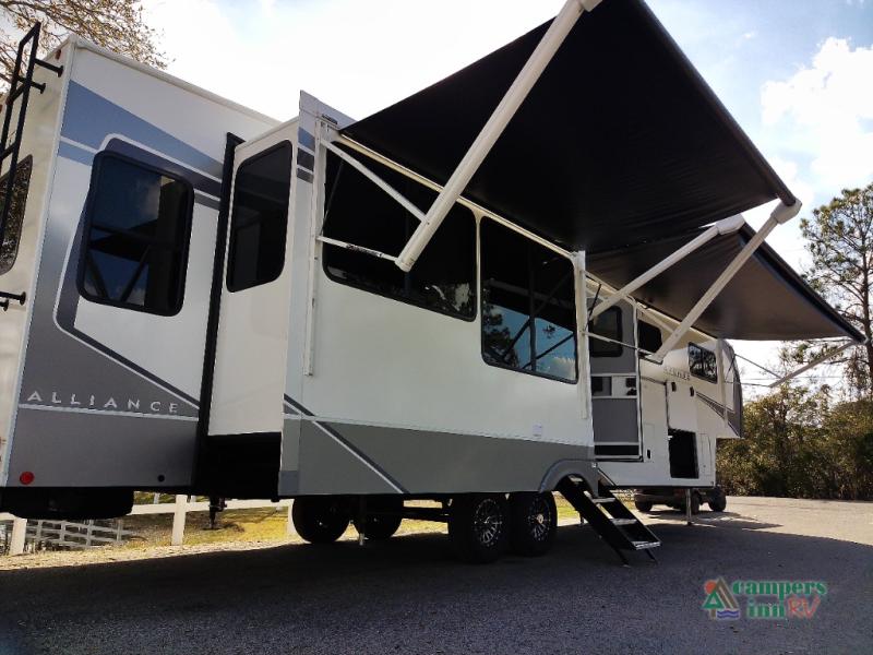 RV listing image