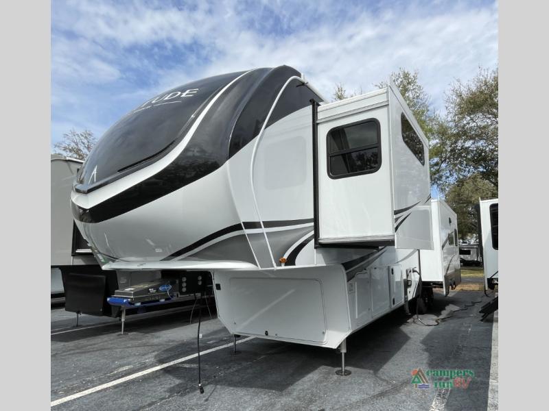 RV listing image