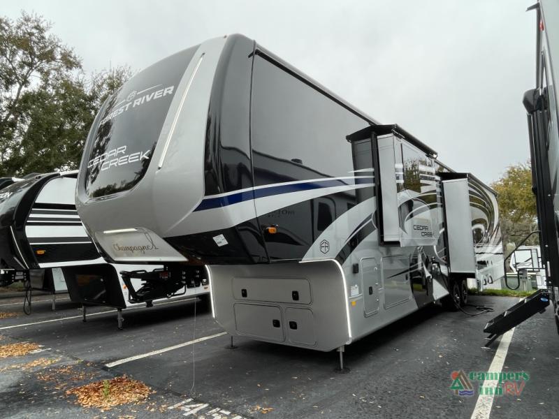 RV listing image