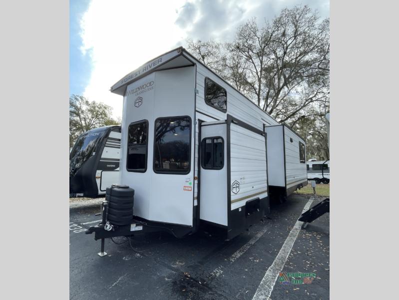 RV listing image