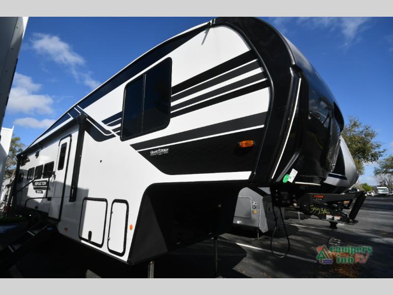 RV listing image