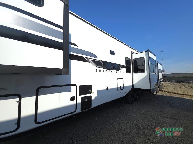 RV listing image