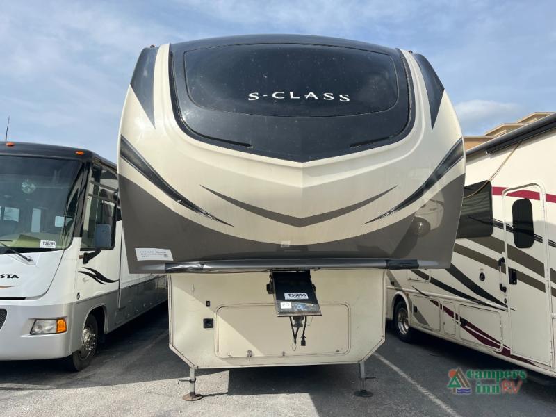 RV listing image