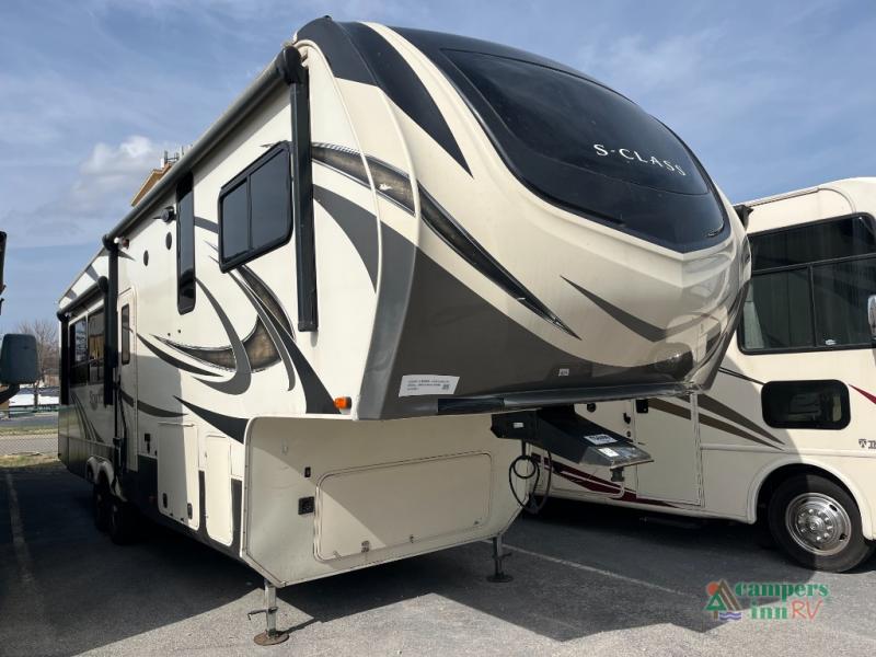 RV listing image