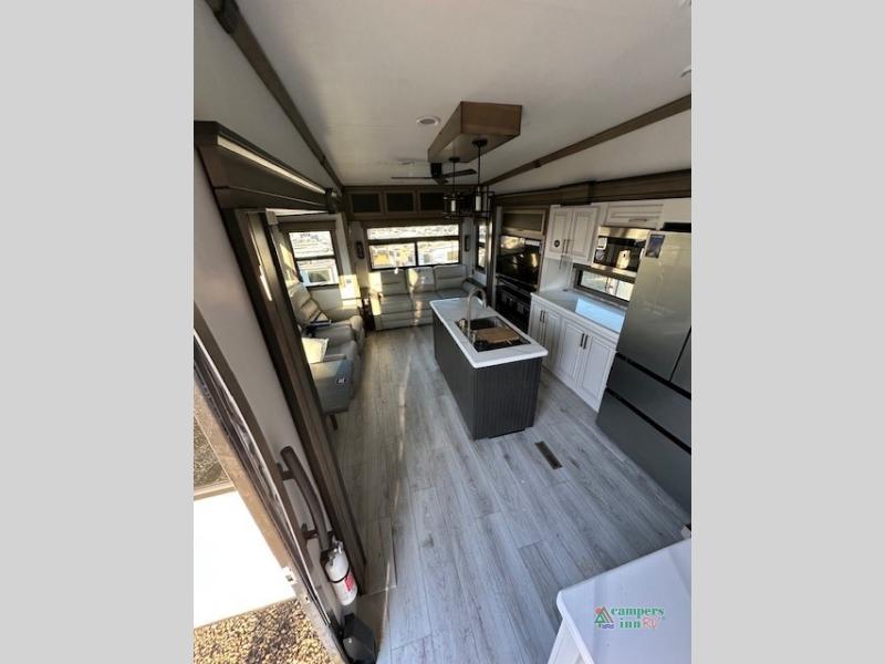 RV listing image