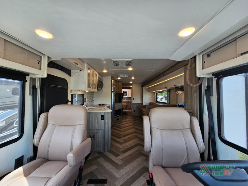 Winnebago Adventurer Image