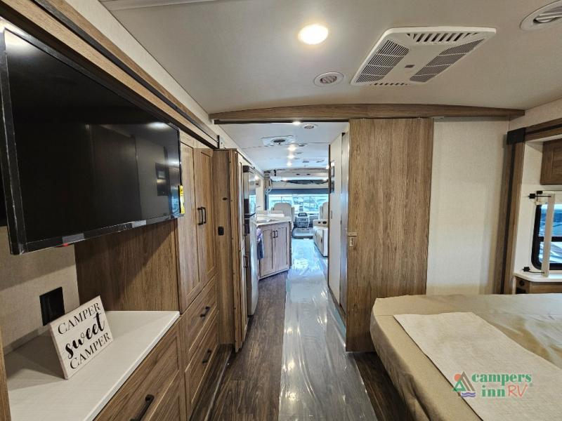 2025 Winnebago vista