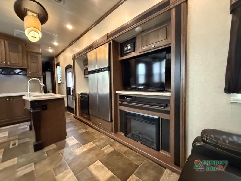 RV listing image