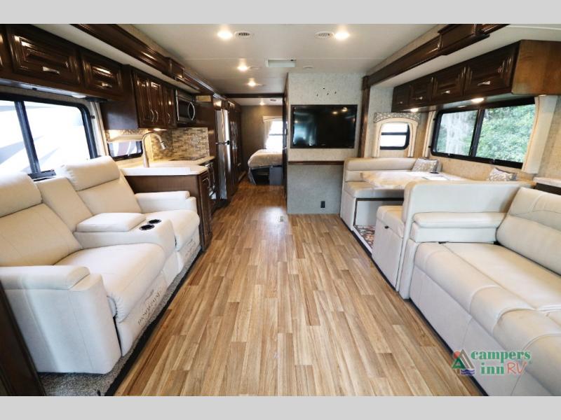 2019 Thor Motor Coach miramar 35.2