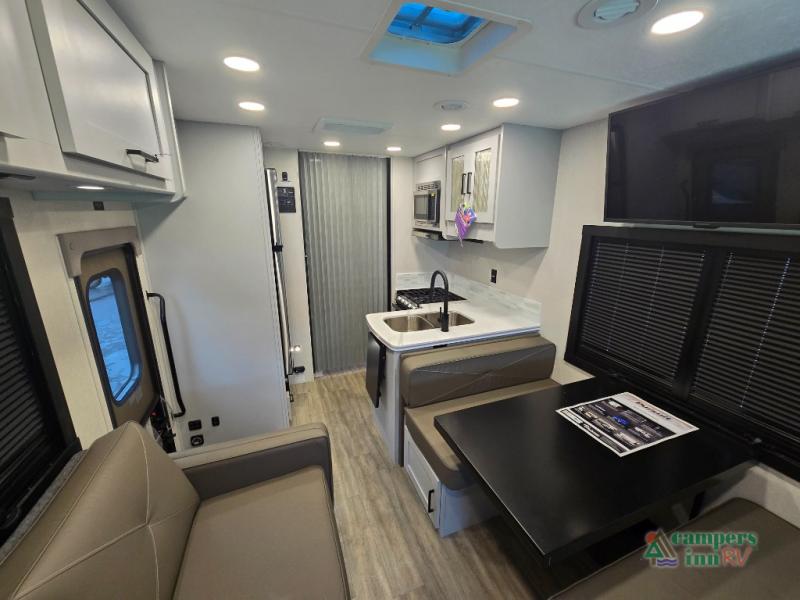 2024 Coachmen RV pursuit 27xps