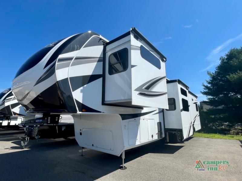 2024 Grand Design RV solitude 378mbs