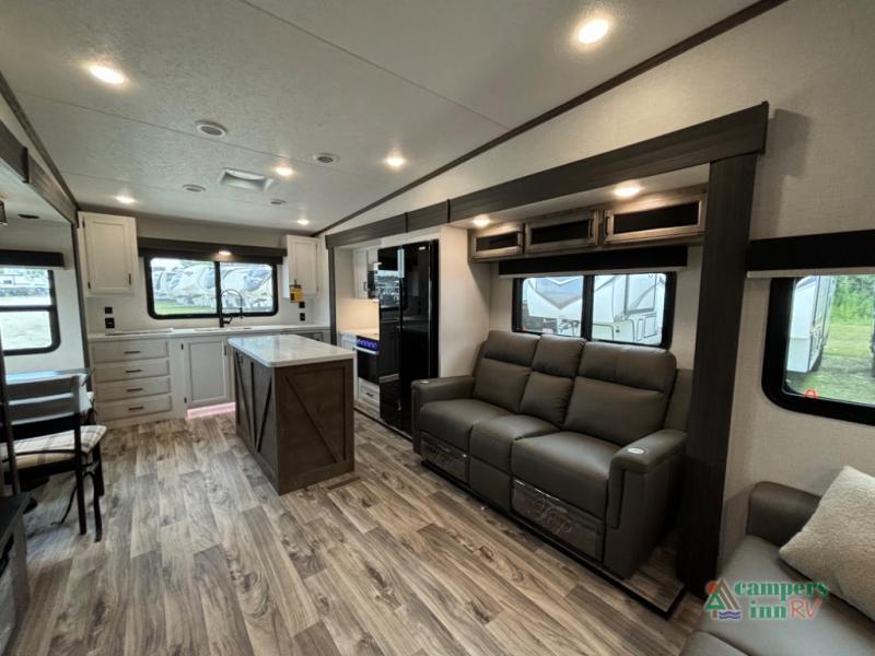 2025 Venture Rv sporttrek touring edition