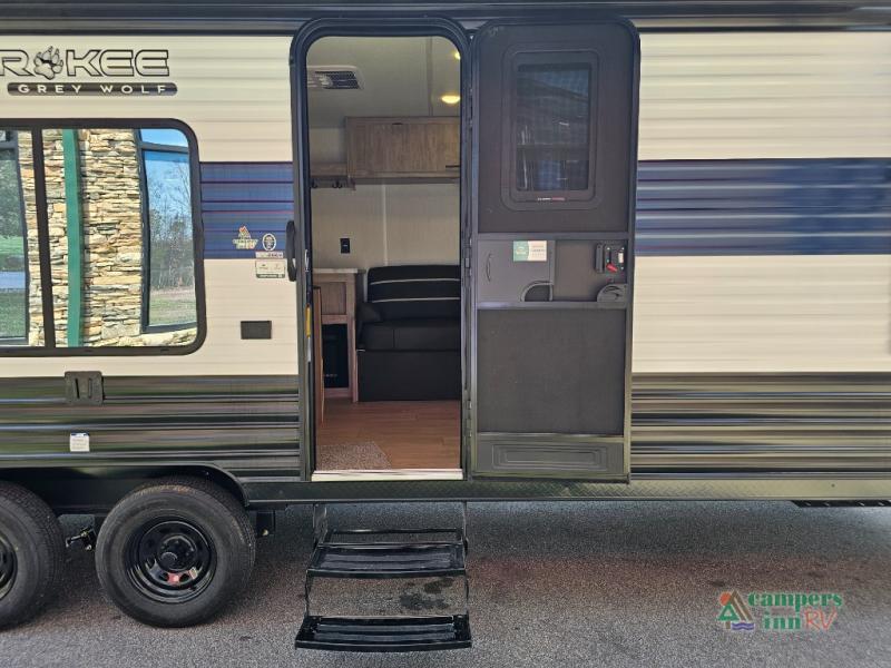 RV listing image