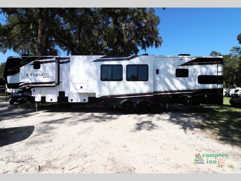 RV listing image