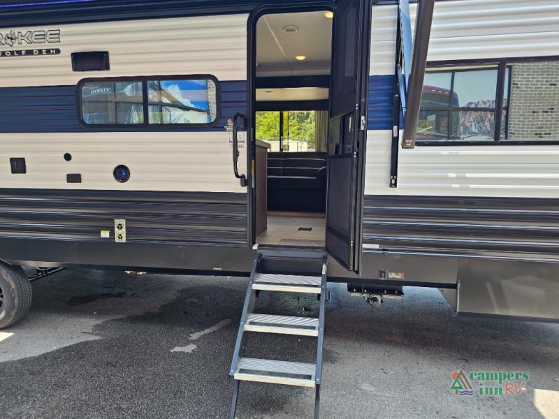 RV listing image