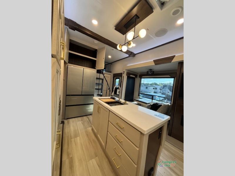 RV listing image