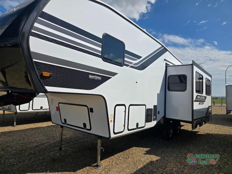 RV listing image