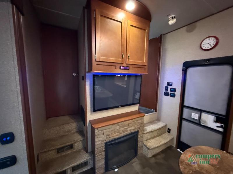 RV listing image