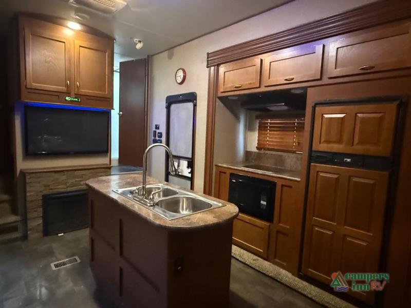 RV listing image