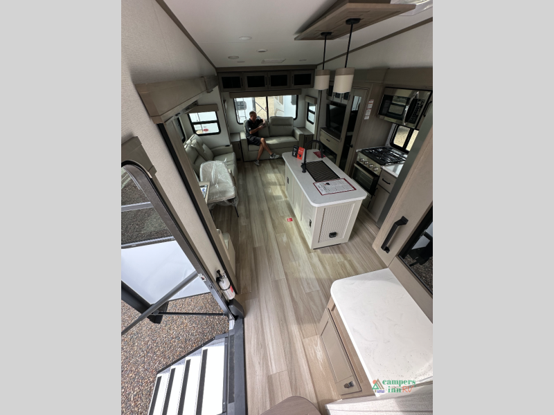 RV listing image