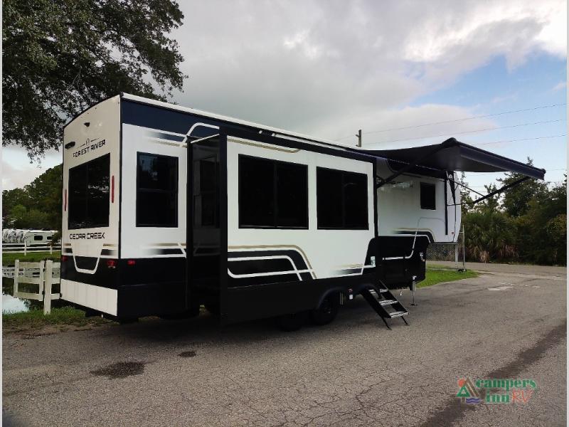 RV listing image