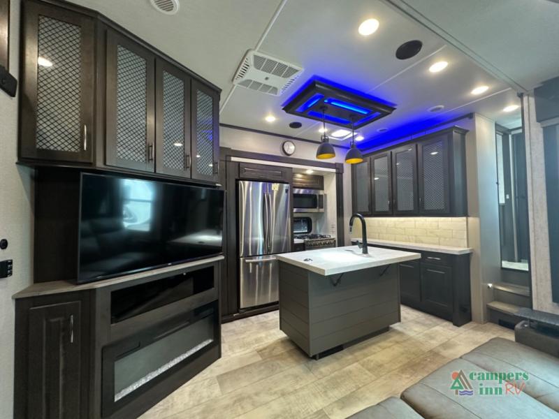 Grand Design RV Momentum Image