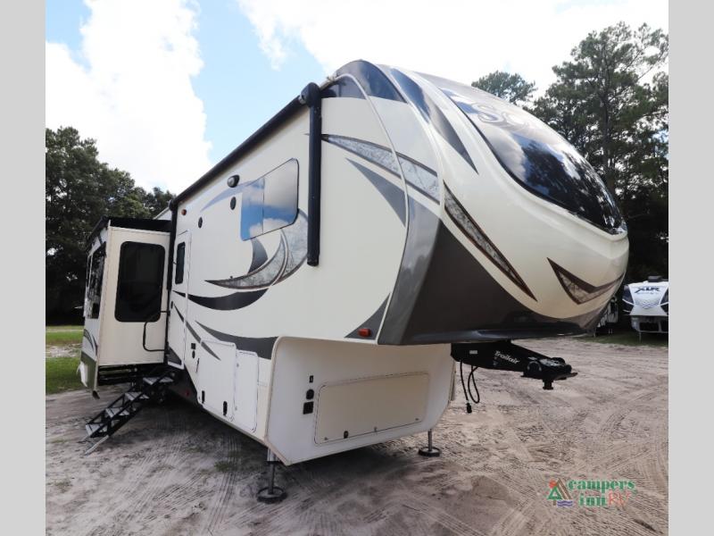 2017 Grand Design RV solitude 375re