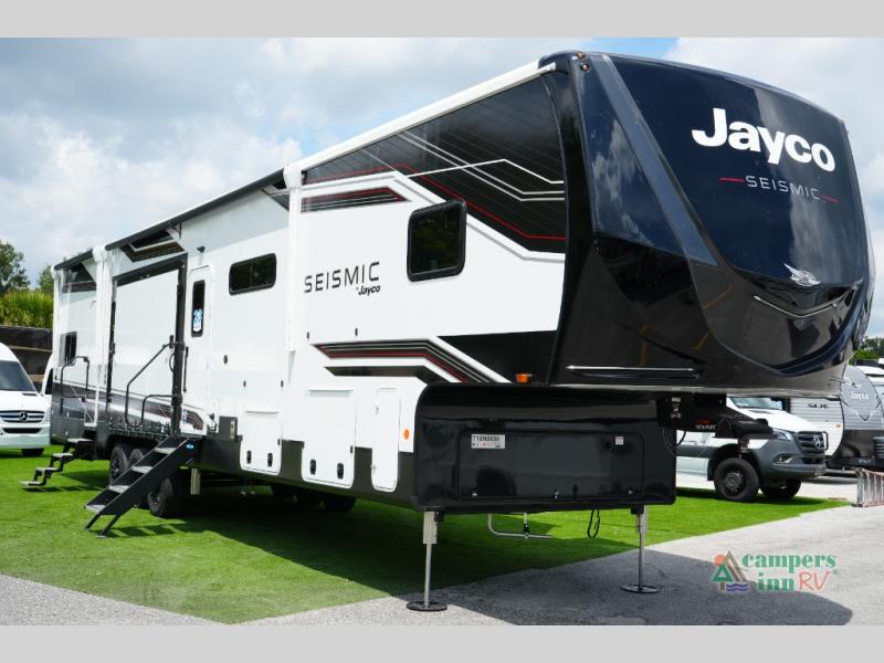 RV listing image