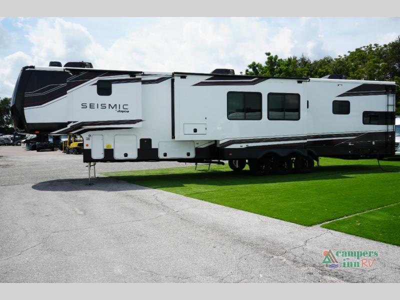 RV listing image
