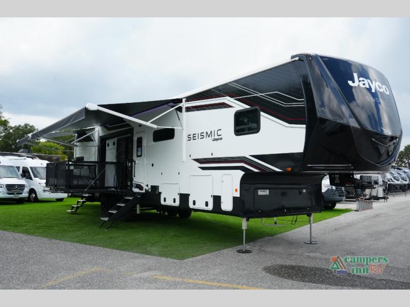 RV listing image
