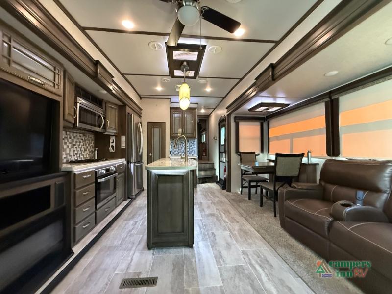RV listing image