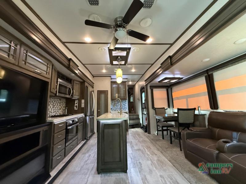 RV listing image