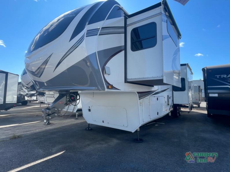 2022 Grand Design RV solitude 390rk