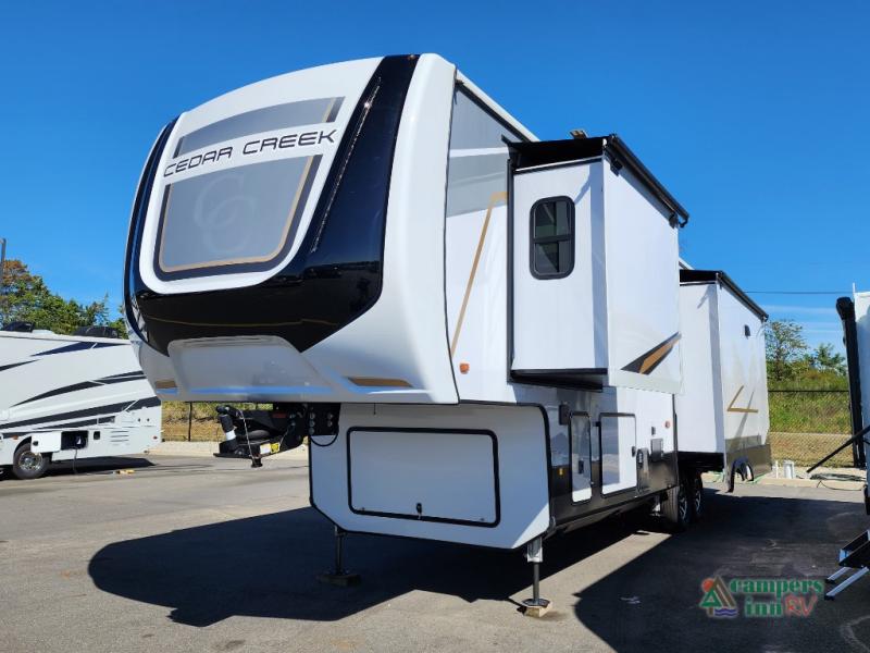 RV listing image
