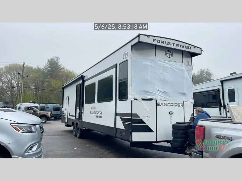 RV listing image