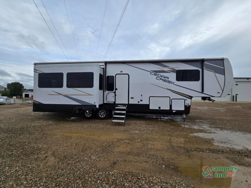 RV listing image