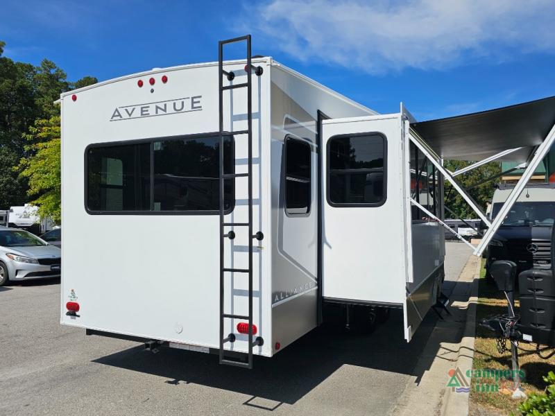 RV listing image