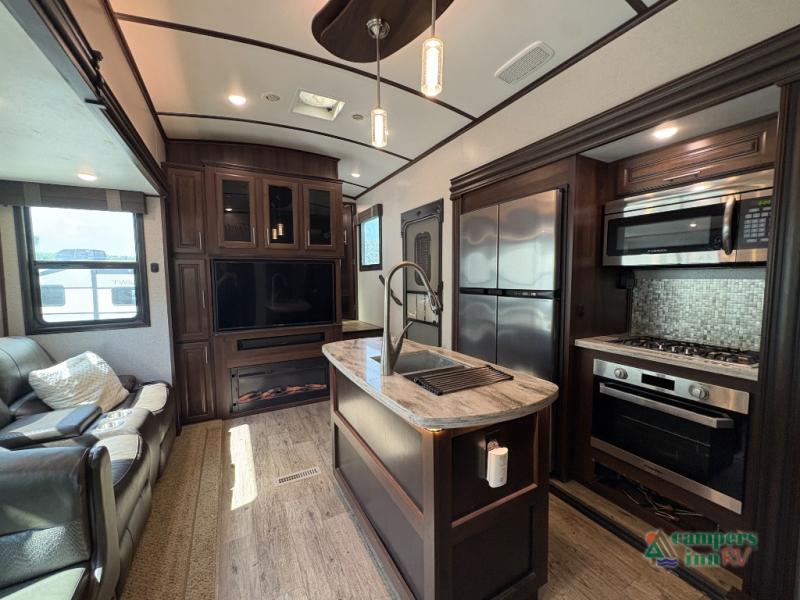 RV listing image