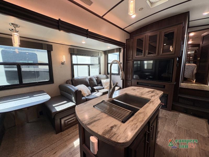 RV listing image