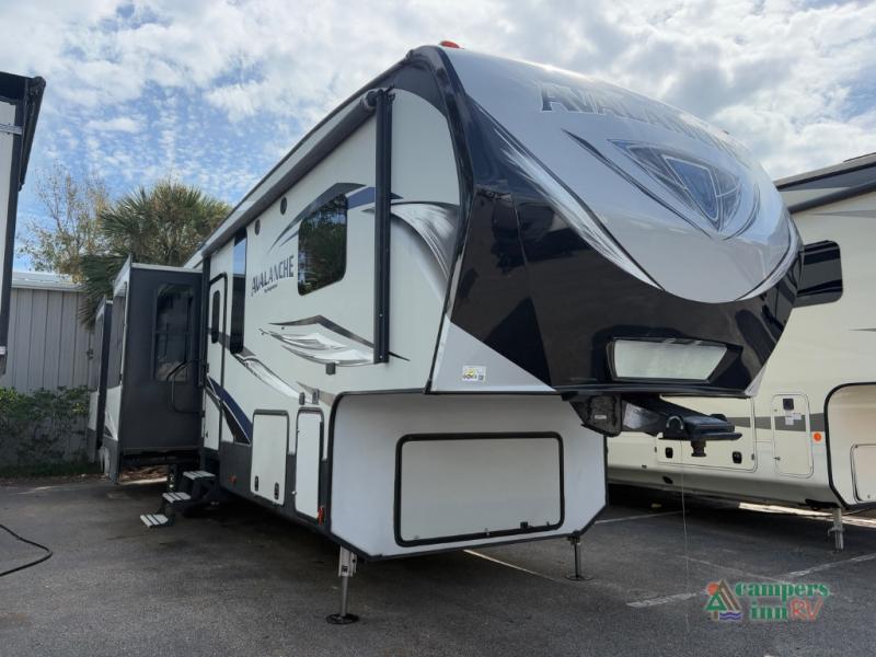 RV listing image