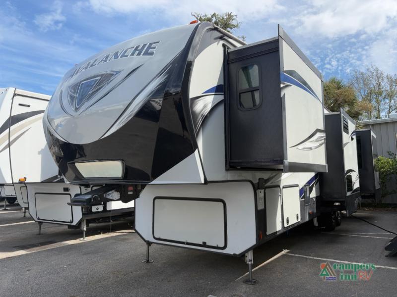 RV listing image