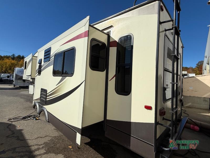 RV listing image
