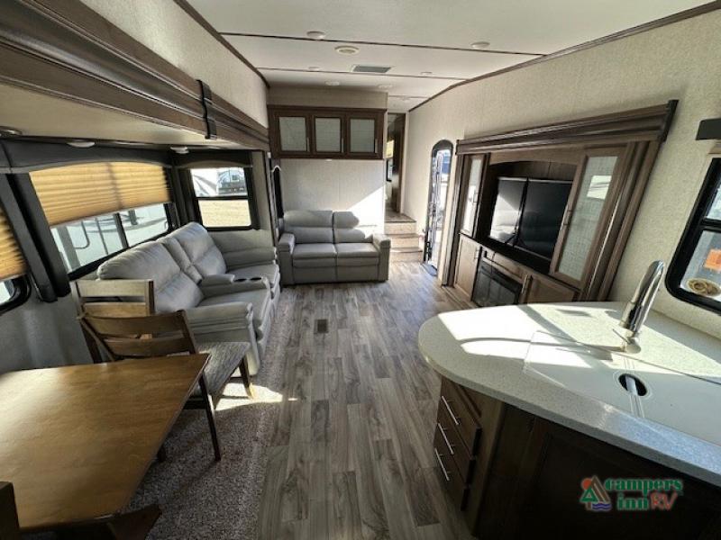 RV listing image