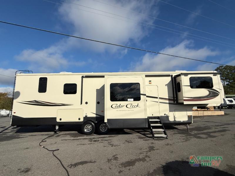 RV listing image
