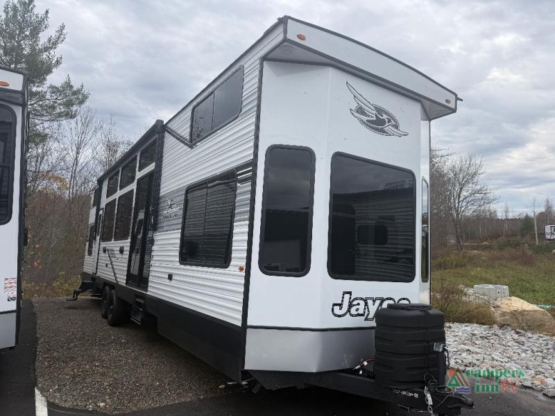 RV listing image