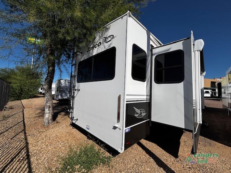 RV listing image